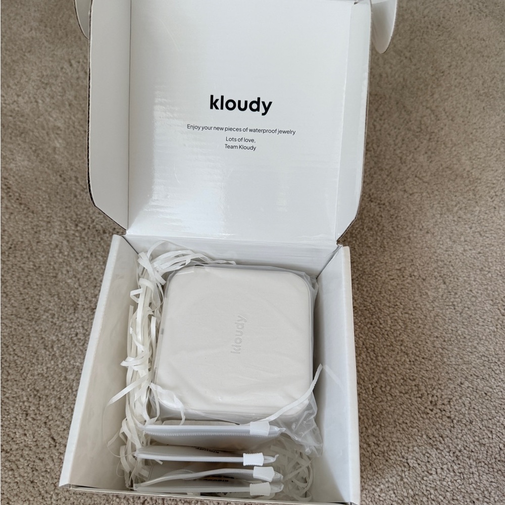 Kloudy Gold Jewelry Necklaces and Bracelets Brand New